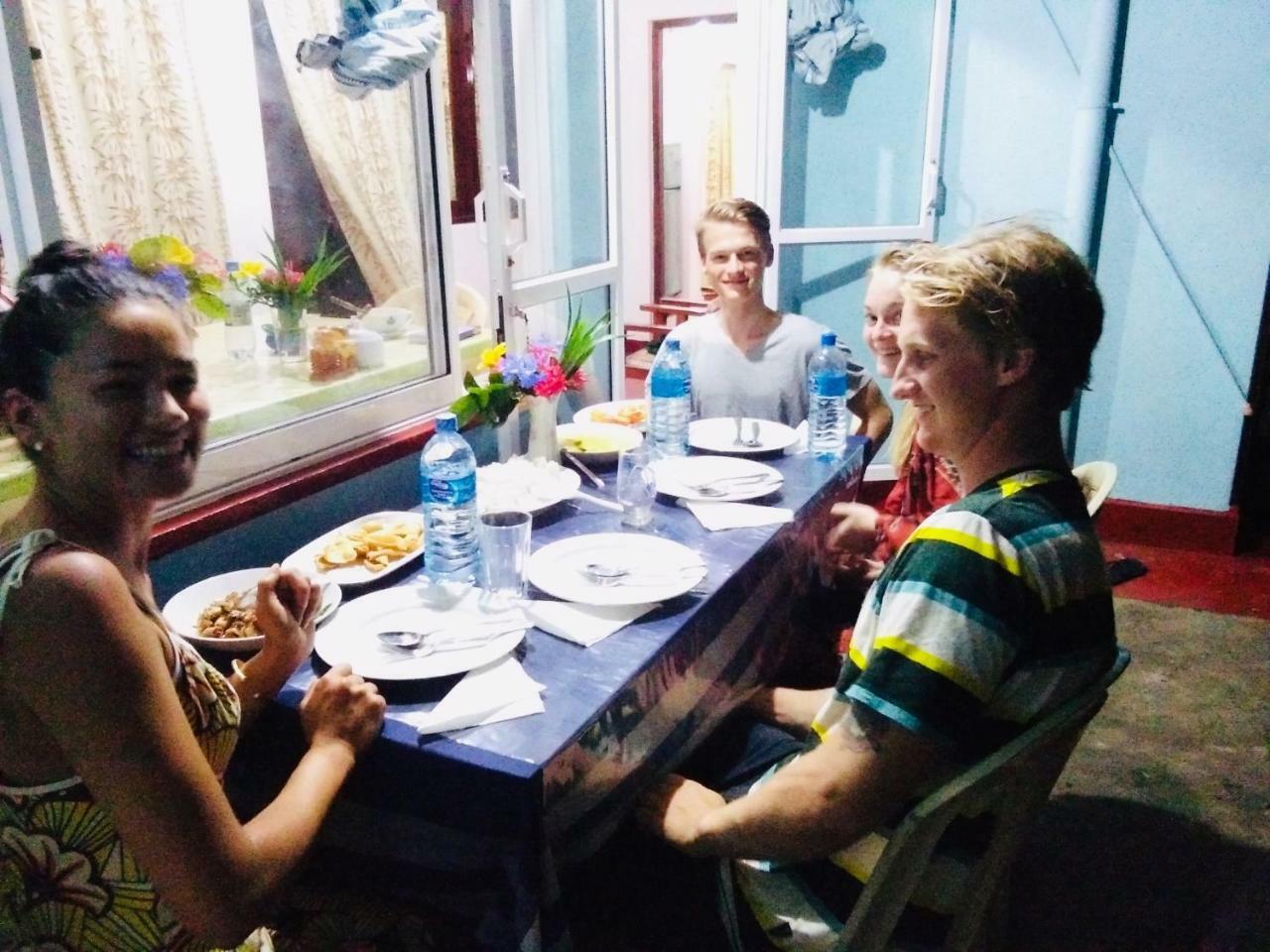 Hikkaduwa Backyard Beach Homestay Galle Exterior photo