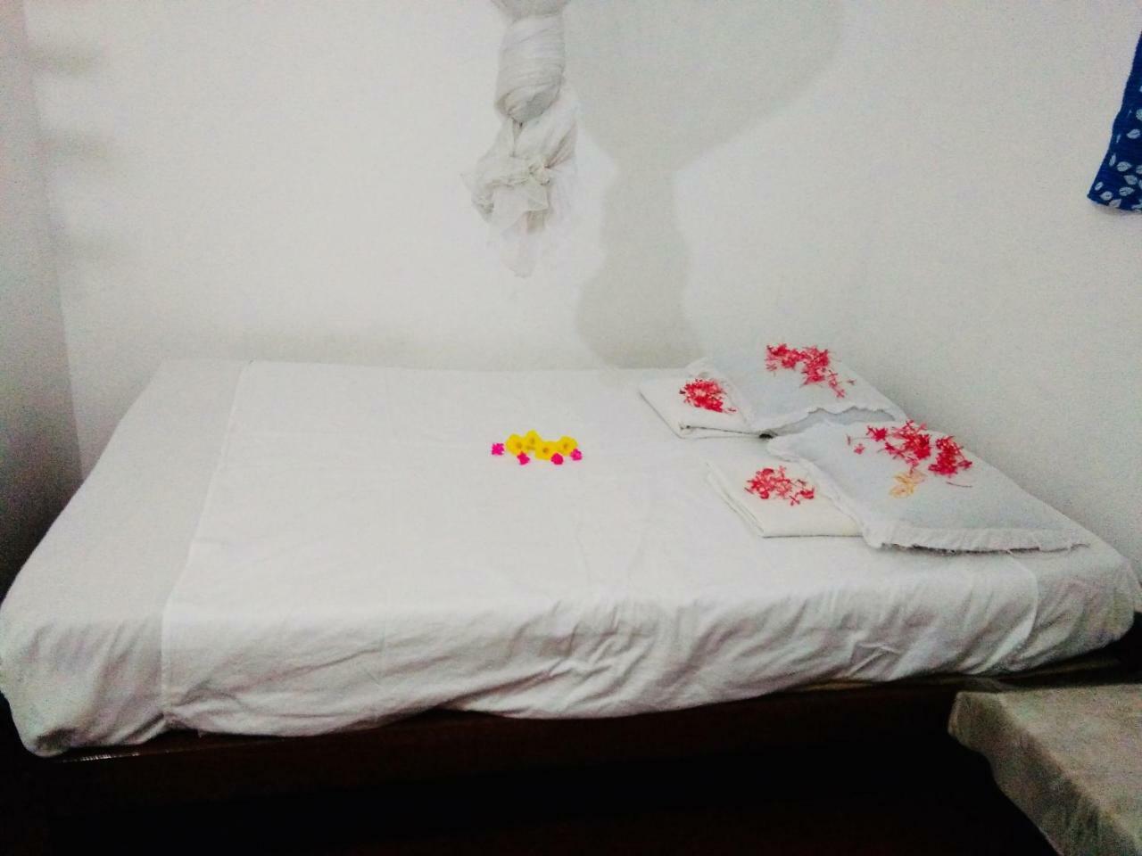 Hikkaduwa Backyard Beach Homestay Galle Exterior photo