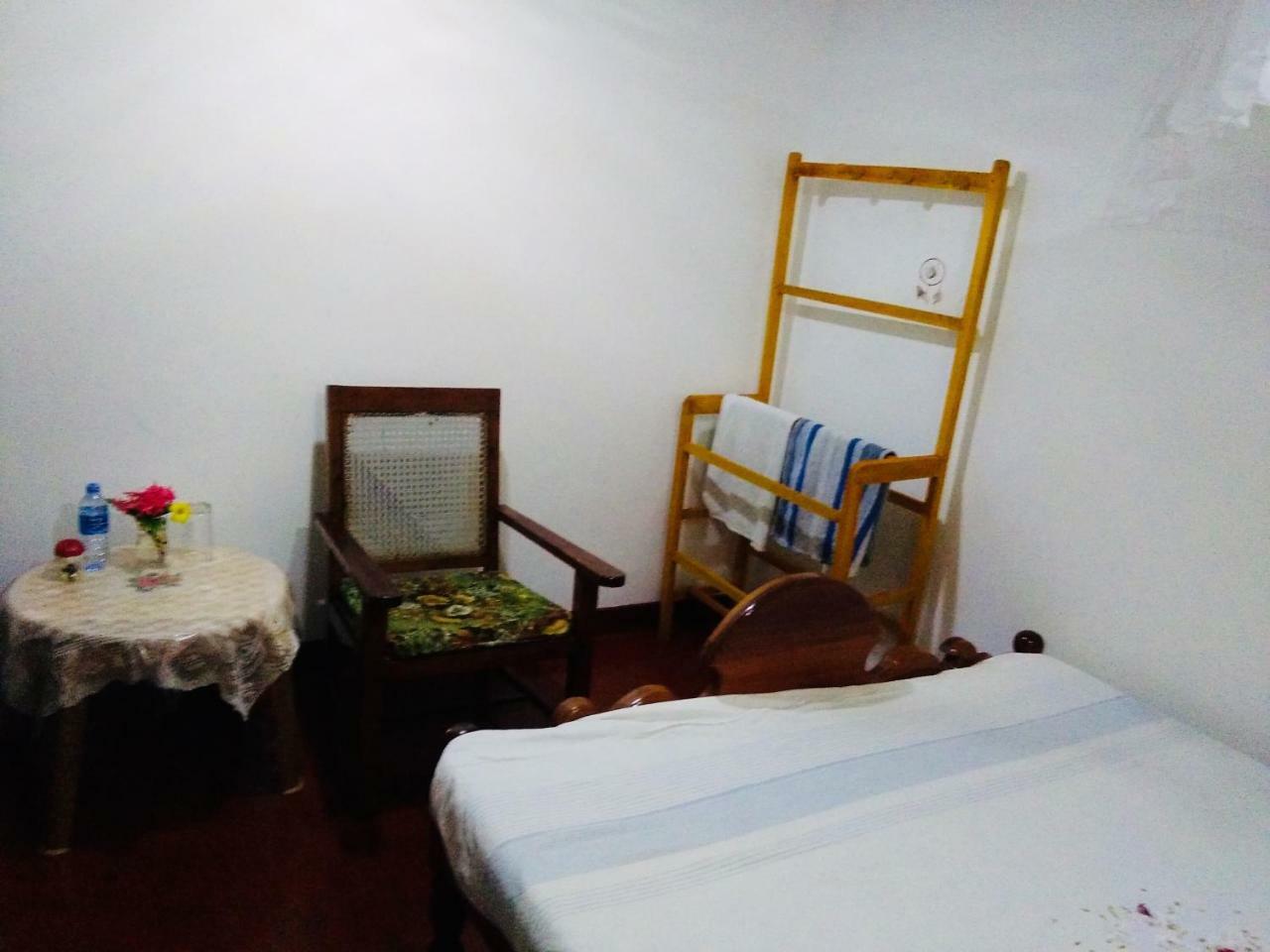 Hikkaduwa Backyard Beach Homestay Galle Exterior photo